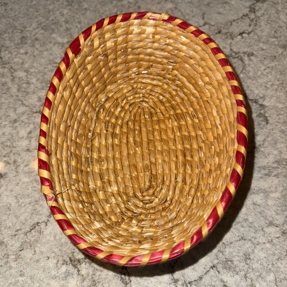 Vintage Handwoven Chicken Basket with Lid Straw Coiled Cottage Farmhouse 7.5x5.5